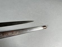 Загрузить изображение в средство просмотра галереи, Belle main-gauche Ep XIXe