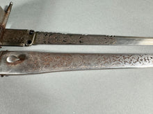 Загрузить изображение в средство просмотра галереи, Belle main-gauche Ep XIXe