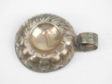 Charger l'image dans la galerie, TASTE-VIN en argent à motifs de godrons et pastilles, gravé Caillard Louis