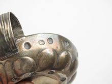 Charger l'image dans la galerie, TASTE-VIN en argent à motifs de godrons et pastilles, gravé Caillard Louis