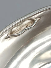 Загрузить изображение в средство просмотра галереи, TETARD / LAIGNEZ Légumier couvert en argent de style Louis XV