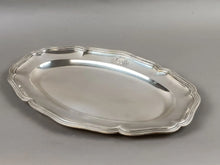 Загрузить изображение в средство просмотра галереи, Plat de service en argent 1er titre de forme oblongue, bordure mouvementée