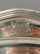 Загрузить изображение в средство просмотра галереи, Plat de service en argent 1er titre de forme oblongue, bordure mouvementée