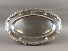 Загрузить изображение в средство просмотра галереи, Plat de service en argent 1er titre de forme oblongue, bordure mouvementée