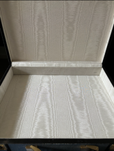 Загрузить изображение в средство просмотра галереи, Attaché-case en bois gainé de galuchat céleste XXe