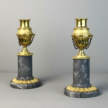 Загрузить изображение в средство просмотра галереи, Paire de bougeoirs cassolette en bronze ciselé et doré et marbre bleu turquin - fin XVIII