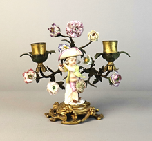 Загрузить изображение в средство просмотра галереи, Bougeoir à 2 lumières d'époque Louis XV en bronze doré et porcelaine