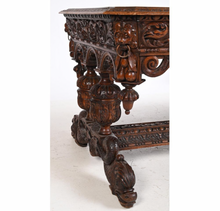 Charger l'image dans la galerie, Table de présentation dans le goût de la Renaissance Ep. XIXè