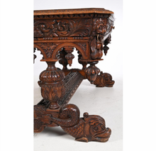 Charger l'image dans la galerie, Table de présentation dans le goût de la Renaissance Ep. XIXè