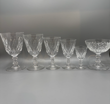 Charger l'image dans la galerie, 53 pièces en cristal taillé Baccarat, modèle Armagnac