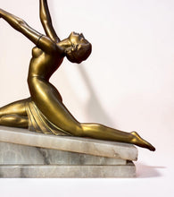 Load image into Gallery viewer, Lampe Art Déco "Danseuse au globe" France, c.1930