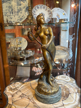 Charger l'image dans la galerie, Diane chasseresse en bronze doré Fin XIXe
