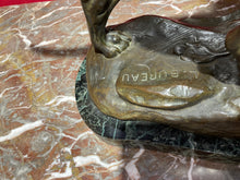 Загрузить изображение в средство просмотра галереи, Grand bronze - Léon BUREAU (1866-1906) " Chien à l'arrêt "