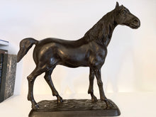 Charger l&#39;image dans la galerie, Bronze équestre à patine noire - XXe siècle
