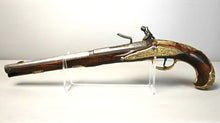 Загрузить изображение в средство просмотра галереи, Longue paire de pistolets d’arçon d’officier d'époque Louis XV