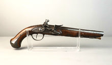 Загрузить изображение в средство просмотра галереи, Pistolet d'officier à silex Canon rond à pans au tonnerre Vers 1730-1750