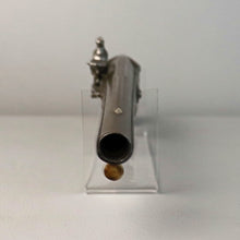 Загрузить изображение в средство просмотра галереи, Pistolet d'officier à silex Canon rond à pans au tonnerre Vers 1730-1750