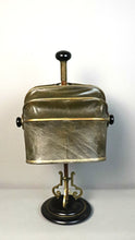 Загрузить изображение в средство просмотра галереи, Lampe Victorienne avec abat-jour en cuire aux petits fers fin XIXe