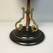 Загрузить изображение в средство просмотра галереи, Lampe Victorienne avec abat-jour en cuire aux petits fers fin XIXe