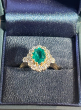 Charger l'image dans la galerie, Bague marguerite émeraude et diamants, or 18k