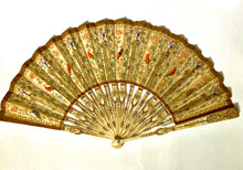 Charger l'image dans la galerie, Les perroquets, vers 1900-1920 Eventail plié Signature de la maison «Duvelleroy»