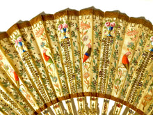 Charger l'image dans la galerie, Les perroquets, vers 1900-1920 Eventail plié Signature de la maison «Duvelleroy»