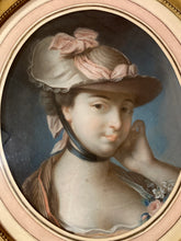 Charger l'image dans la galerie, Portrait de jeune Femme Au Chapeau - Suiveur de Francois Boucher - Epoque XVIIIe - Pastel