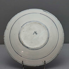 Загрузить изображение в средство просмотра галереи, Rare plat en faïence XVII e