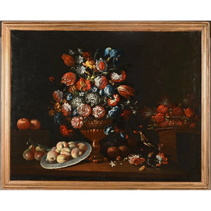 école Française Du XVIIIè « Nature morte au vase de fleurs, à la coupe de fruits et aux oiseaux