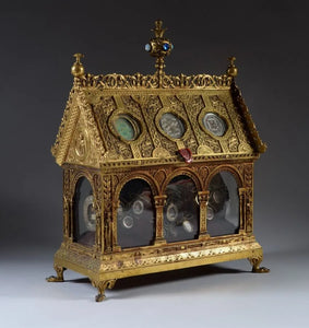 Magnifique châsse reliquaire en bronze doré en forme de chapelle XIXème siècle