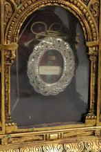 Charger l&#39;image dans la galerie, Magnifique châsse reliquaire en bronze doré en forme de chapelle XIXème siècle
