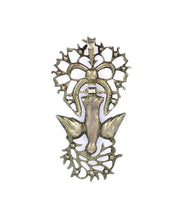 Load image into Gallery viewer, Travail régional du XIXe siècle Pendentif "Saint Esprit normand"
