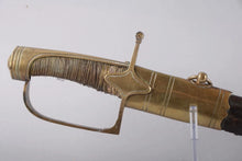 Load image into Gallery viewer, FRANCE: Sabre d&#39;officier de chasseur à cheval à garde en laiton à une branche
