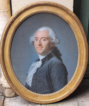Charger l&#39;image dans la galerie, Jacques Charles Pastel par Joseph Boze dans son cadre d&#39;époque Louis XVI estampillé.
