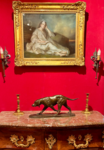 Charger l'image dans la galerie, Chien de chasse en bronze patiné Ep. fin XIXe
