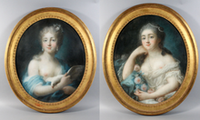 Charger l&#39;image dans la galerie, Paire de pastels - Ecole française du XVIIIème siècle, jeune fille à la guirlande de roses et jeune fille à la colombe

