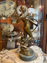 Charger l'image dans la galerie, Diane chasseresse en bronze doré Fin XIXe
