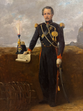 Charger l'image dans la galerie, École française vers 1860-1870, Portrait d’un officier d’artillerie devant le dôme des Invalides
