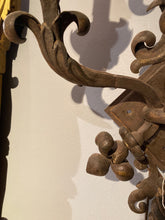 Загрузить изображение в средство просмотра галереи, Paire d&#39;appliques en fer forgé à décor de fleurs de Lys - Début XXè
