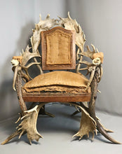 Charger l&#39;image dans la galerie, Exceptionnel fauteuil en bois de cerfs - XIXè siècle
