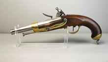 Загрузить изображение в средство просмотра галереи, Pistolet d&#39;arçon à silex modèle 1816.
