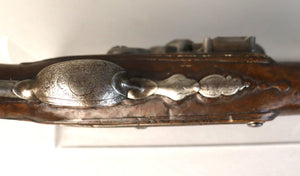 Pistolet d'officier à silex Canon rond à pans au tonnerre Vers 1730-1750