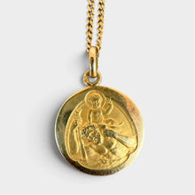 Charger l'image dans la galerie, Médaille de baptême représentant saint Jean-Baptiste, accompagnée de sa chaîne. Poids total 8,9 g
