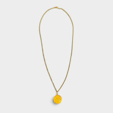 Charger l'image dans la galerie, Médaille de baptême représentant saint Jean-Baptiste, accompagnée de sa chaîne. Poids total 8,9 g
