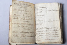 Load image into Gallery viewer, Charmant petit carnet à reliure en maroquin année 1789
