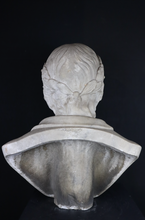 Load image into Gallery viewer, BUSTE en marbre probablement de Carrare représentant le Roi Henri IV Ep.fin XVIIIè
