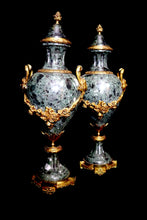 Загрузить изображение в средство просмотра галереи, Paire de cassolettes de style Louis XVI - ARGEADES - Antiquaire Rouen
